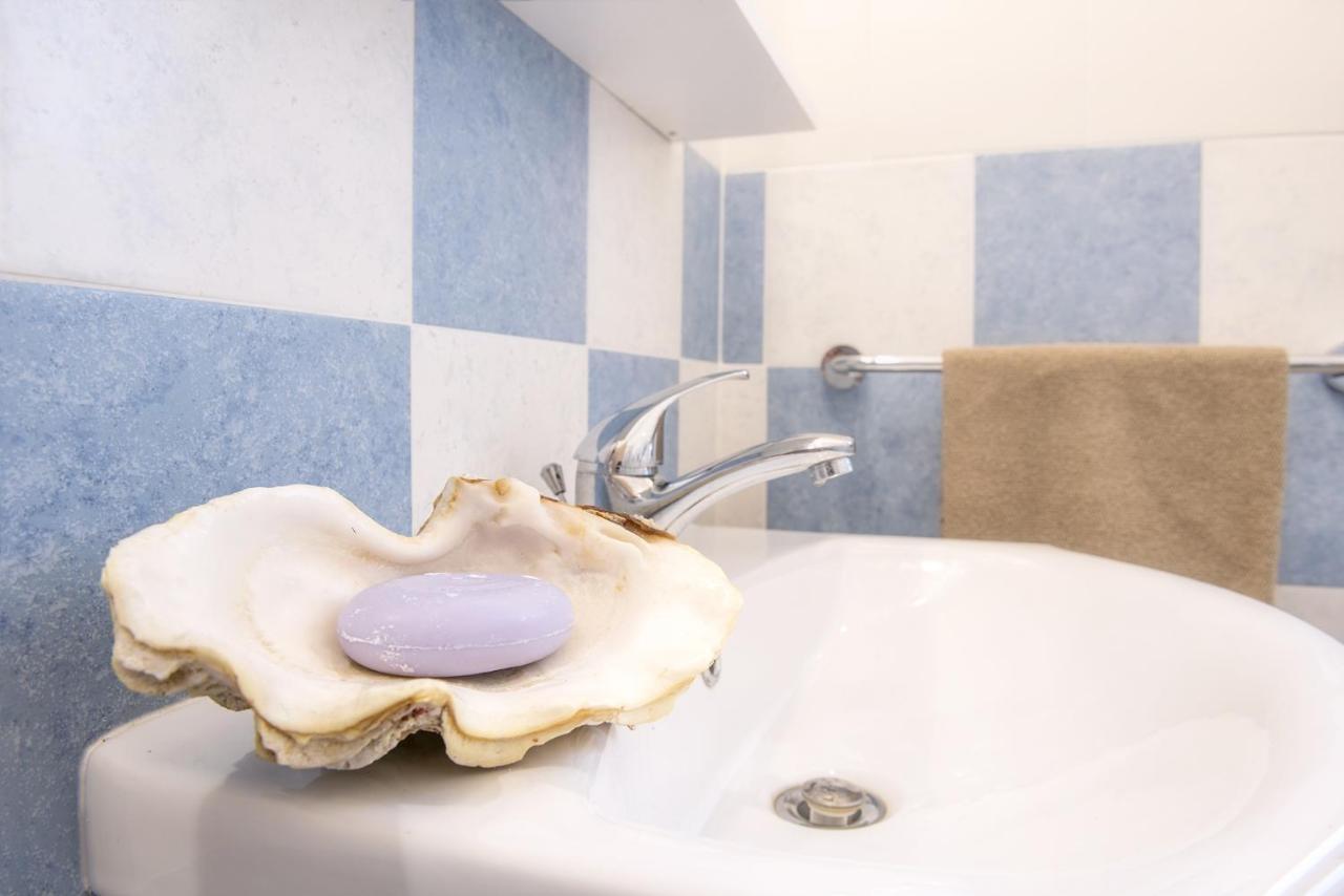 Ittiturismo S.Croce Hotell Teulada Exteriör bild